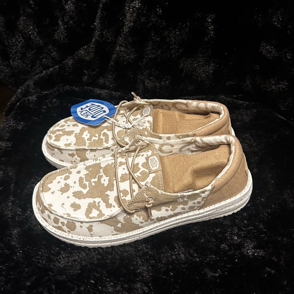 Hey Dudes Wendy Funk Cow - Picture 2 of 7